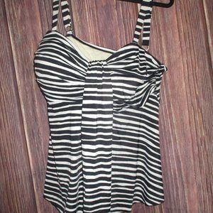 size 20 Cacique from Lane Bryant BLACK and WHITE striped swim top tankini top